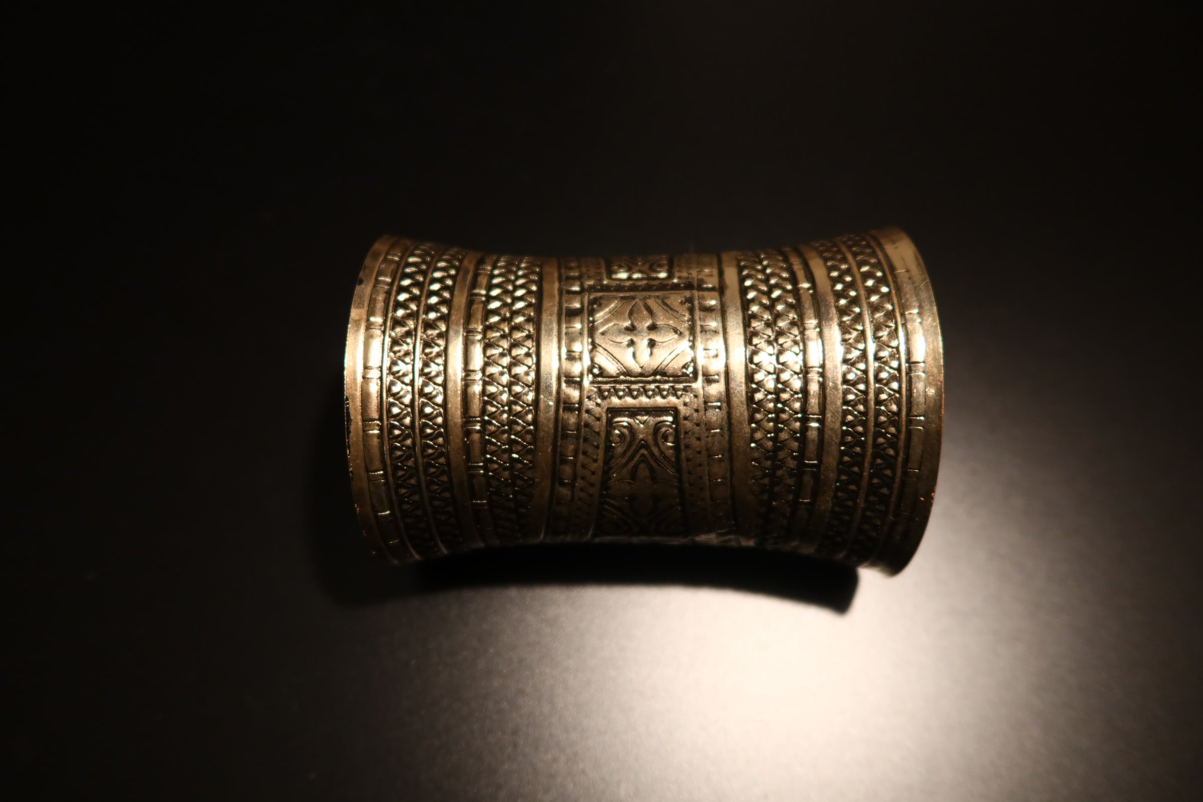 ARMOR CUFF- GOLD